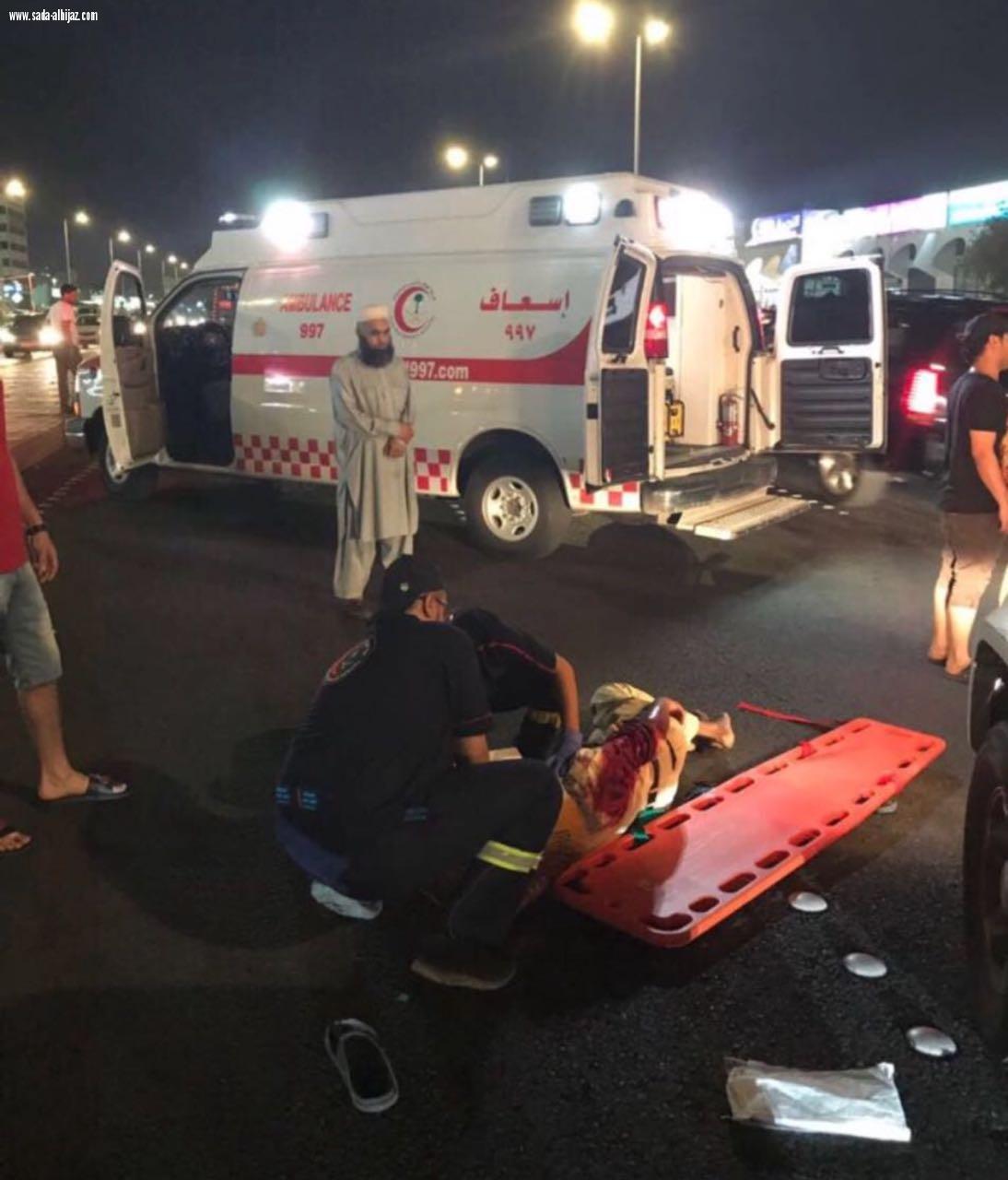              هلال جدة تنقل 5 إصابات في حادث تصادم شمال جدة إلي المستشفى